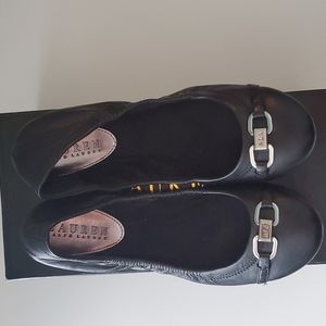 EUC Lauren by Ralph Lauren Betsy black ballet flats size 6.5B